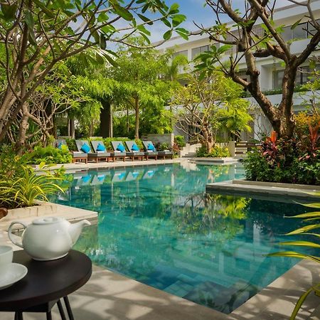 Eightfold Urban Resort Siem Reap Exterior photo The swimming pool at the hotel