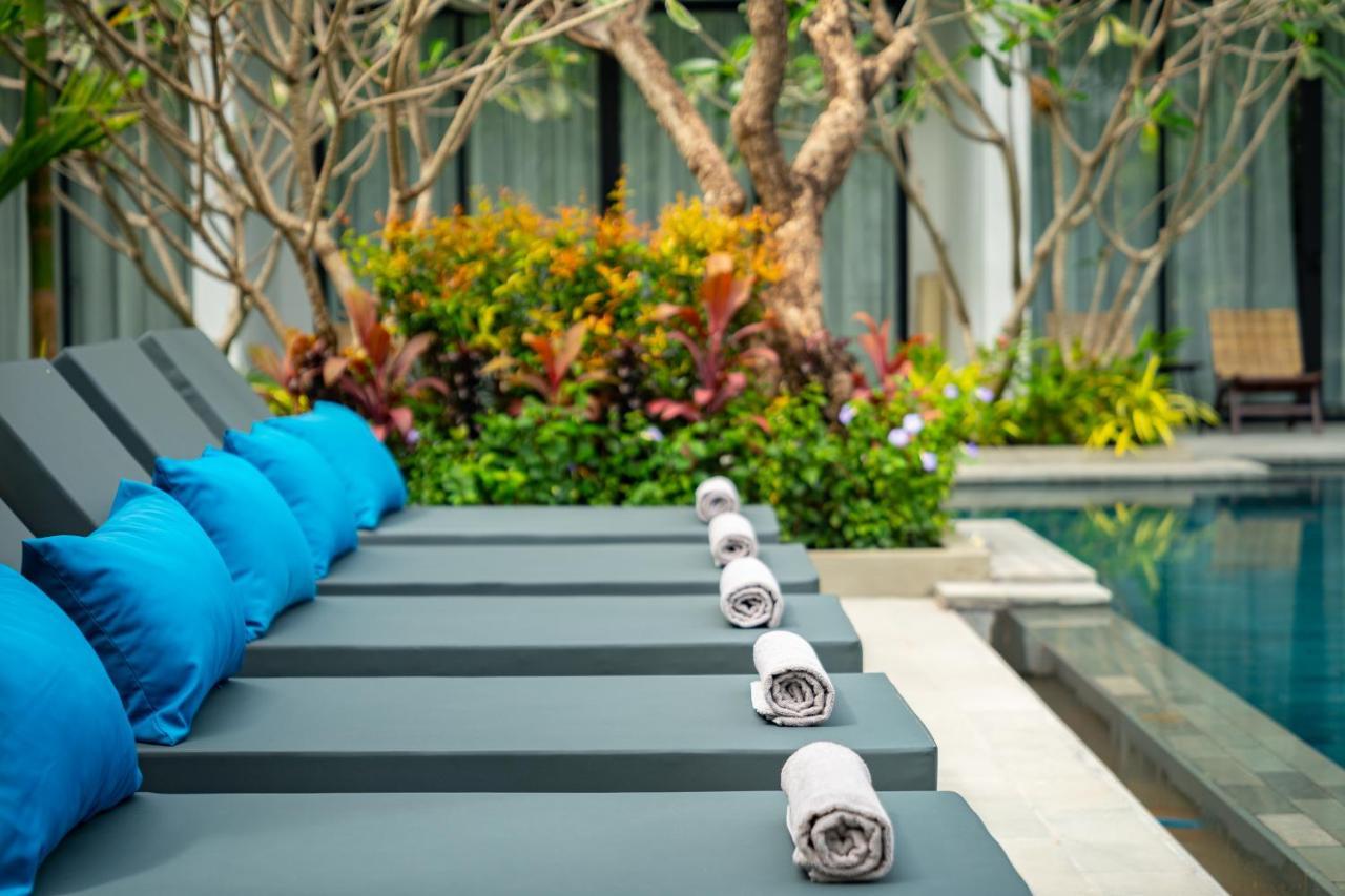 Eightfold Urban Resort Siem Reap Exterior photo Pool at the hotel