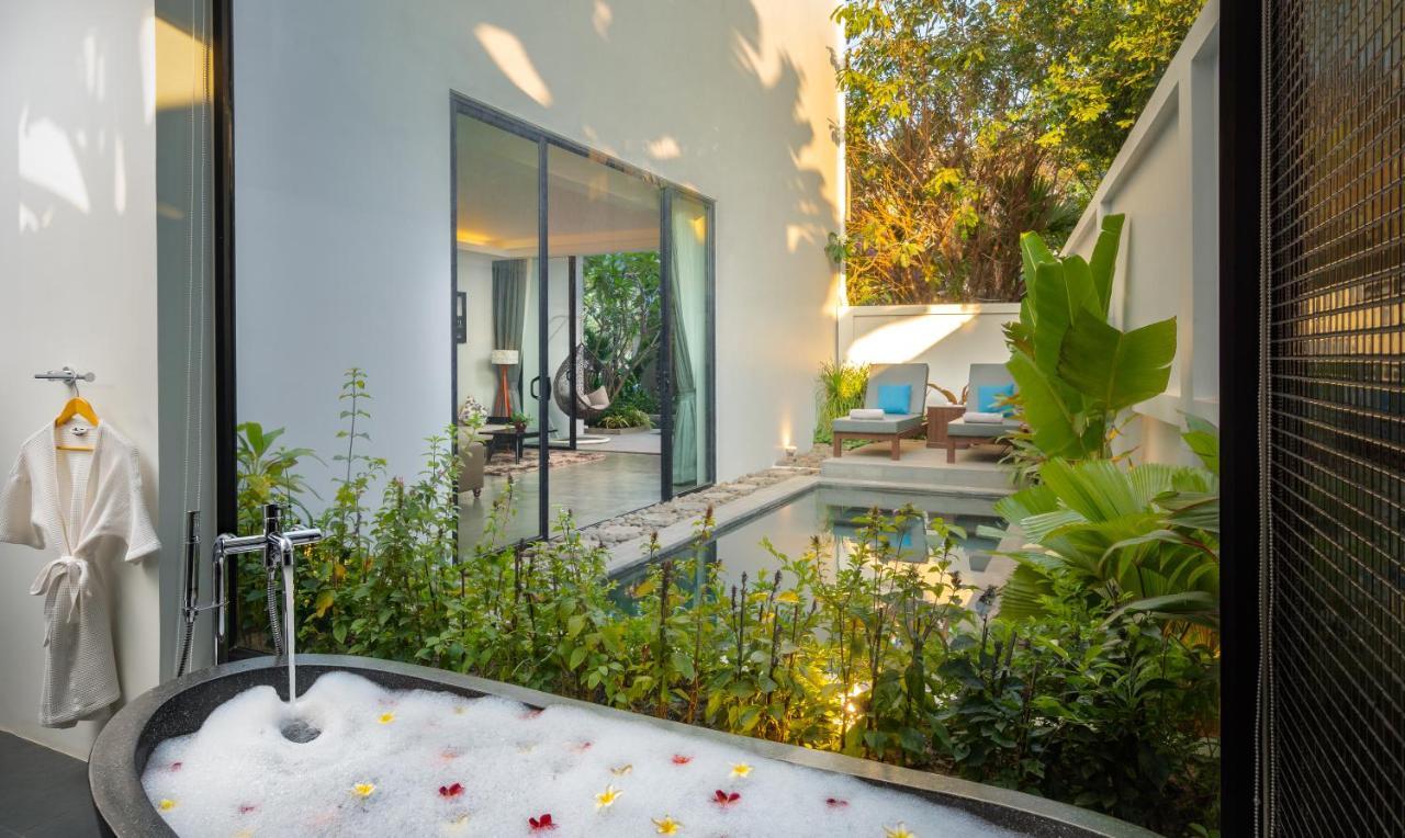 Eightfold Urban Resort Siem Reap Exterior photo A private spa at a hotel