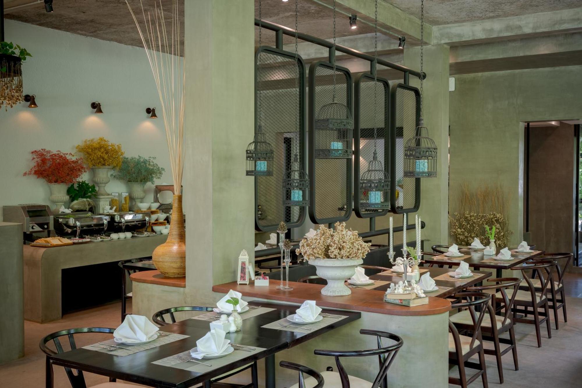 Eightfold Urban Resort Siem Reap Exterior photo Restaurant