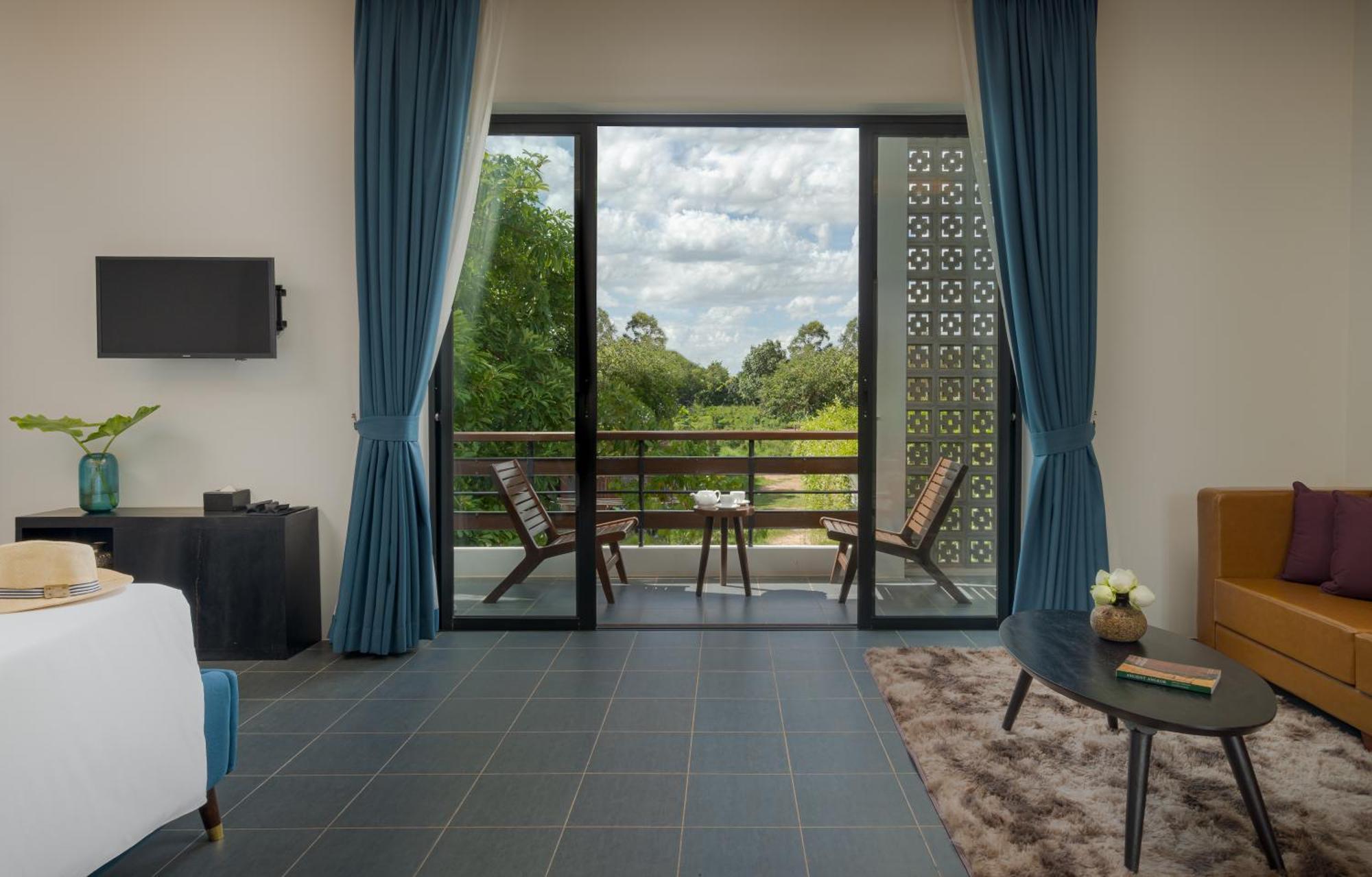 Eightfold Urban Resort Siem Reap Room photo Deluxe Room with private balcony
