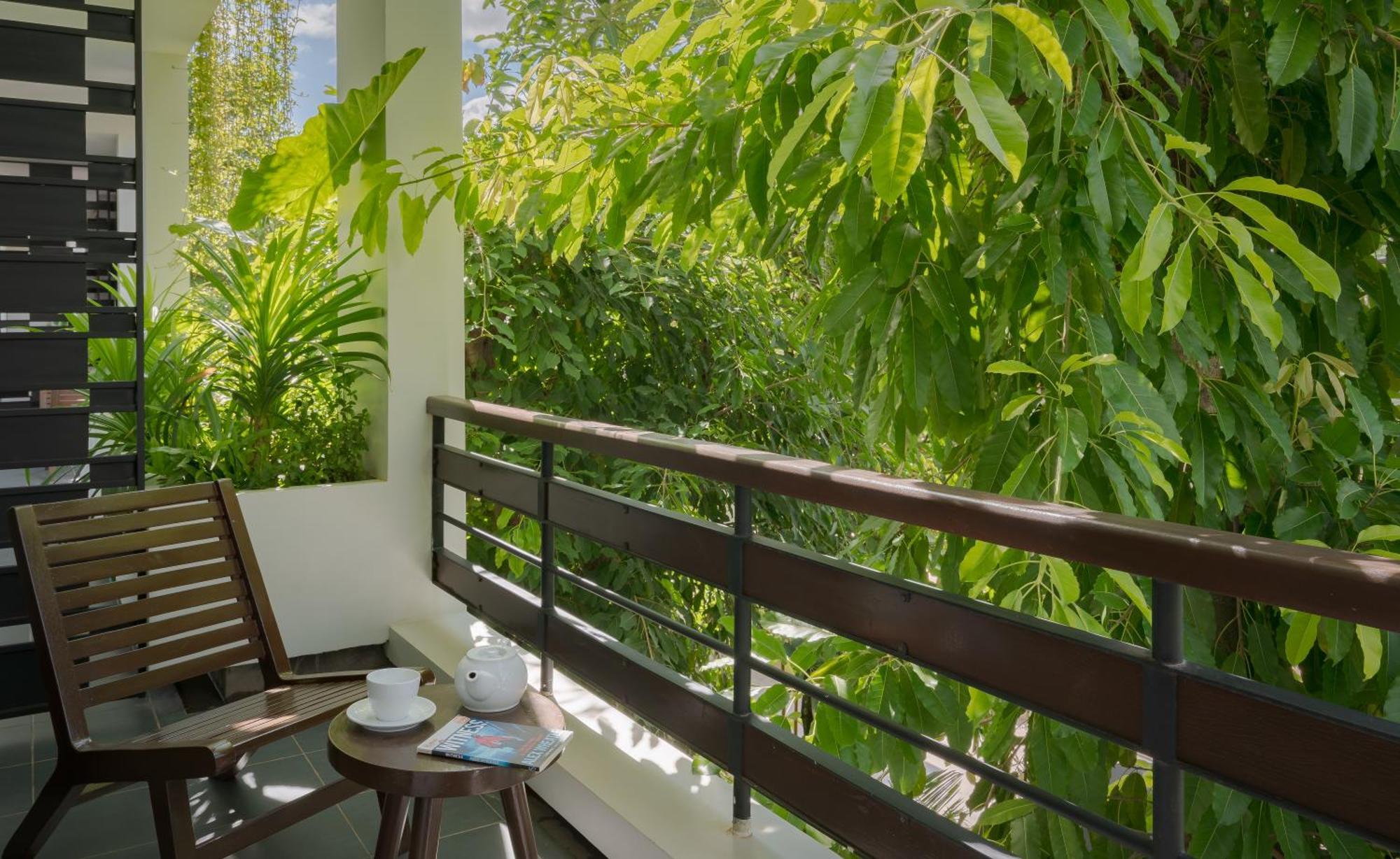 Eightfold Urban Resort Siem Reap Room photo A balcony